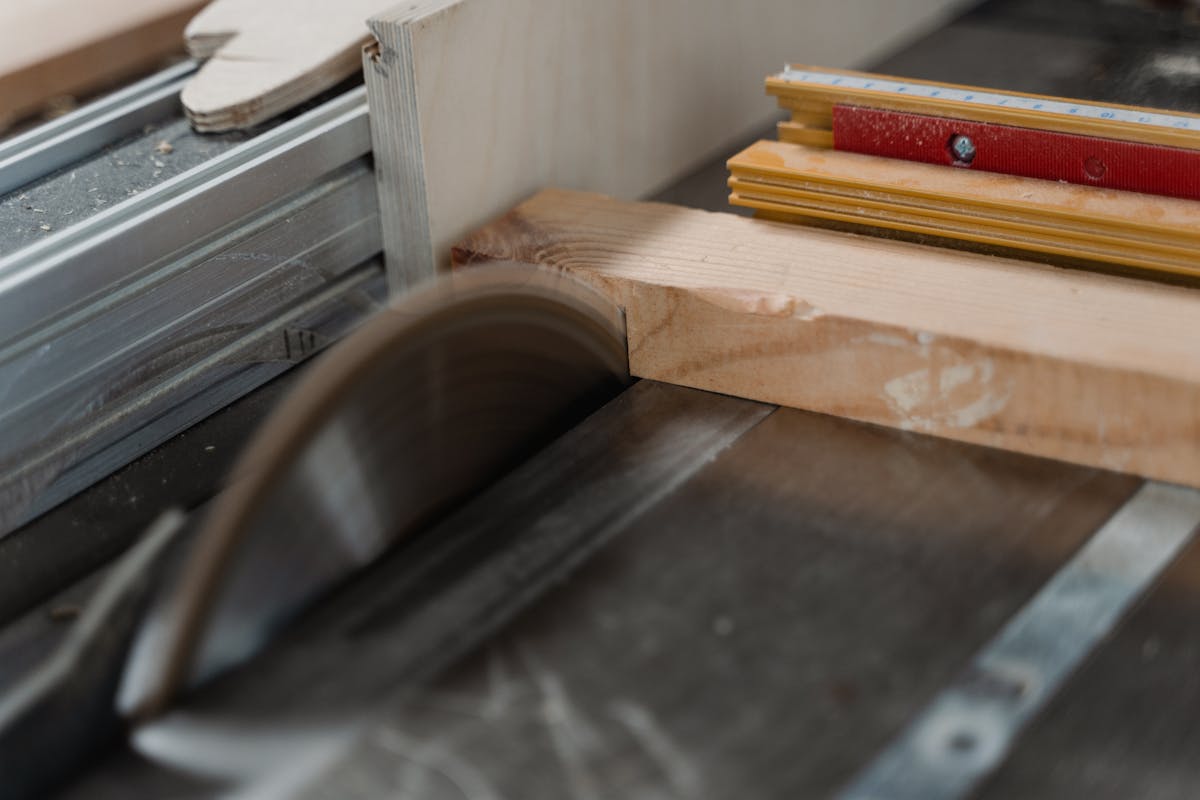 Circular saw cutting through timber plywood precisely